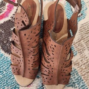 Easy Street Brown Leather Cutout Sandals